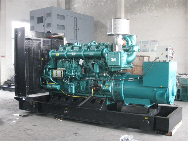 涟水200KW 柴油发电机的油耗是多少？